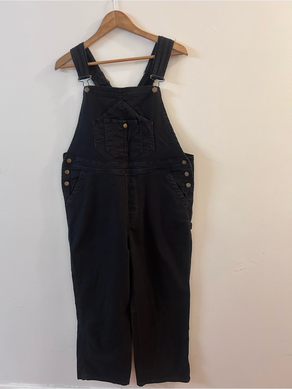 Quince Organic Cotton Women's  Black Denim Carpenter Style stretch Overalls